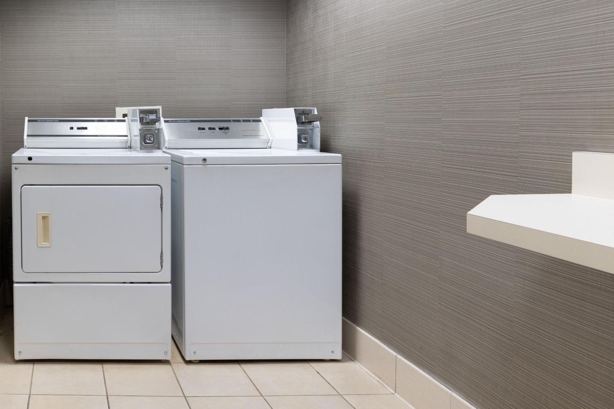 Hotel Courtyard By Marriott Ontario Rancho Cucamonga Zewnętrze zdjęcie