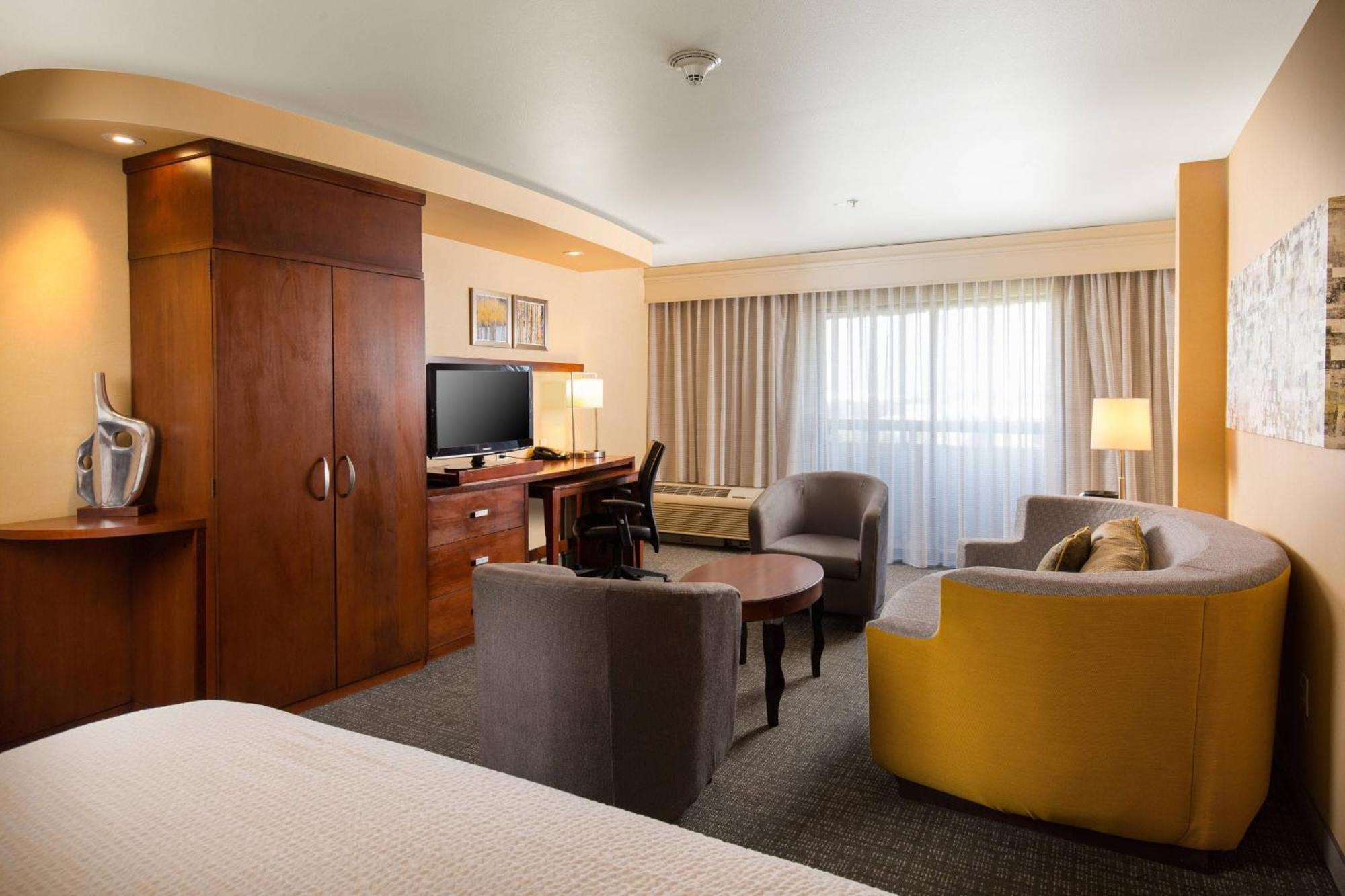 Hotel Courtyard By Marriott Ontario Rancho Cucamonga Zewnętrze zdjęcie